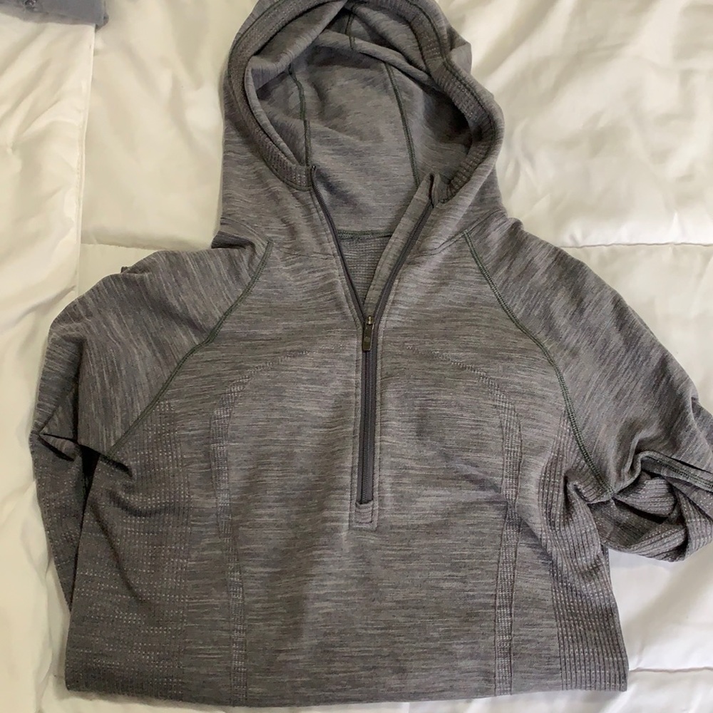 Lululemon long sleeve workout top